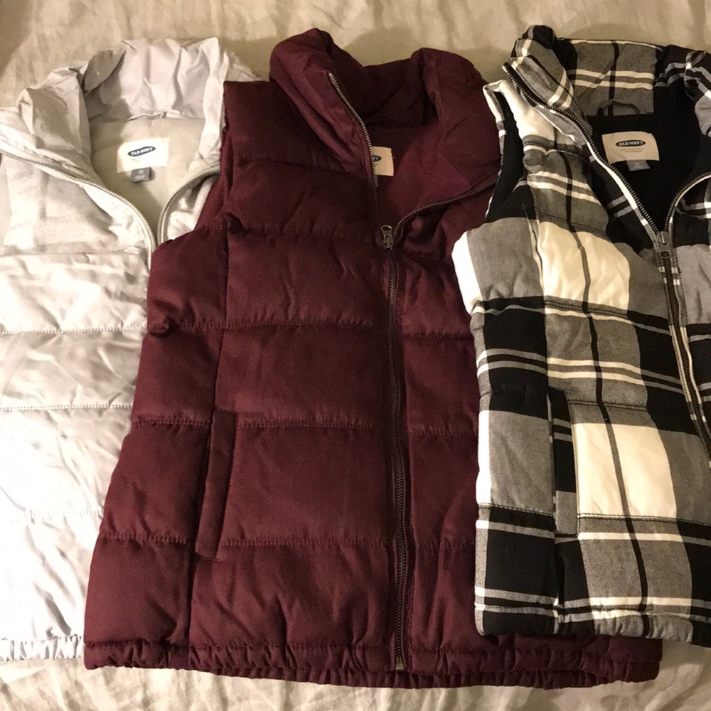 Old Navy Puffer Vest // THREE